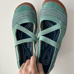 Keen Rivington CNX Criss-Cross Women's 8.5 seafoam green blue